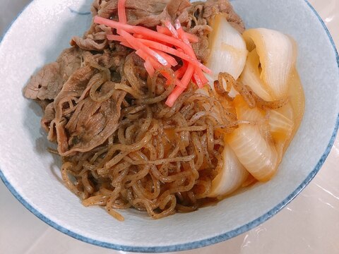 新玉ねぎと糸蒟蒻が入った牛丼